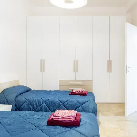 Railway Station Lovely Διαμέρισμα