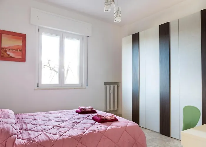 Guesthost - Railway Station Lovely Parma