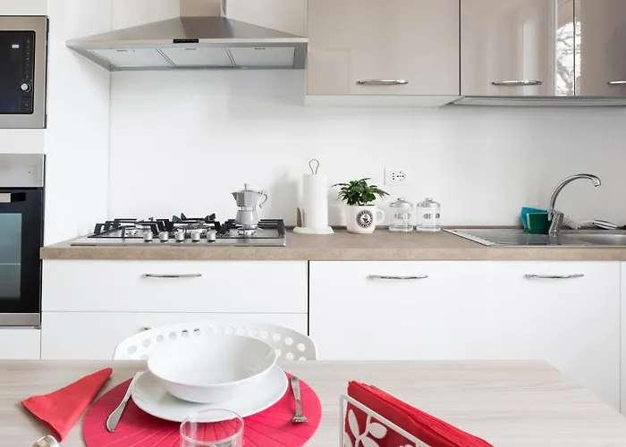 Guesthost - Railway Station Lovely