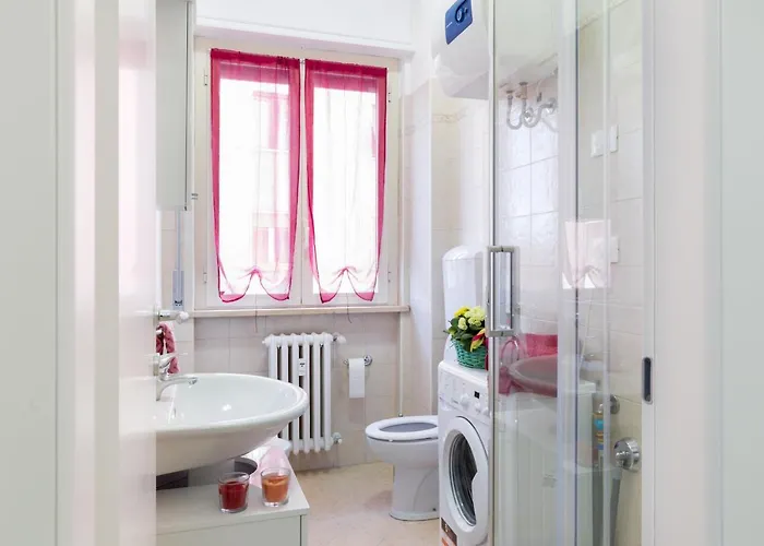 Apartment Guesthost - Railway Station Lovely Parma