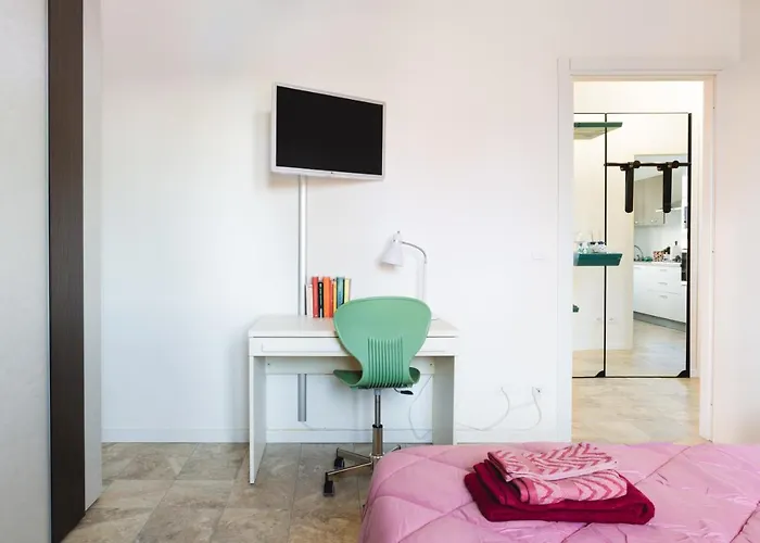 Guesthost - Railway Station Lovely