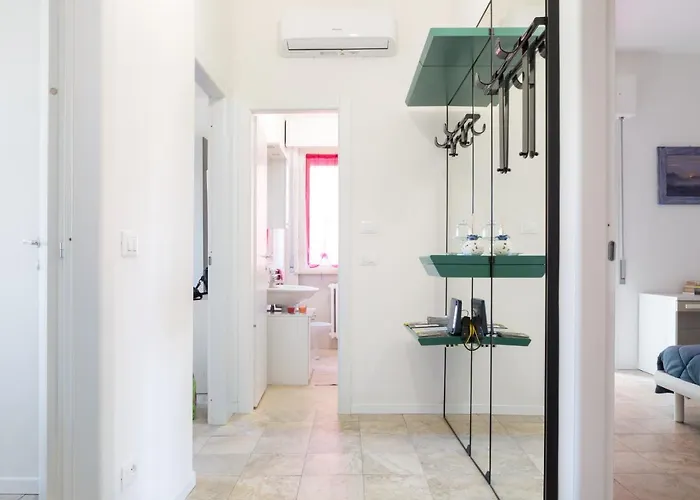 Guesthost - Railway Station Lovely Apartment *