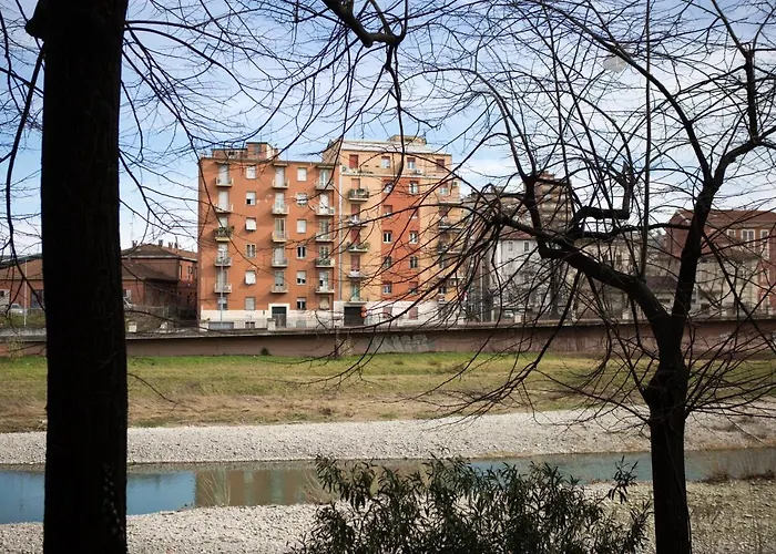 Guesthost - Railway Station Lovely Parma